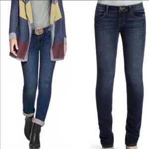 CAbi Blue Moon Indie Straight Leg Jeans Style 514 Factory Fading Dark Wash SZ 8